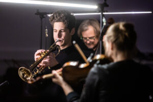 Ensemble in Limbo